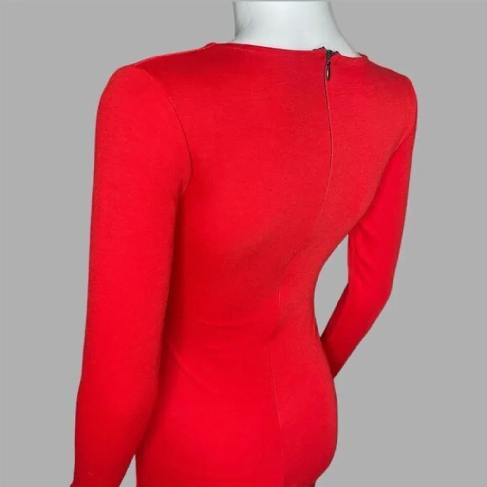 Missguided Scarlet V-Neck Midi Dress - Picture 2 of 5
